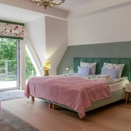 Villa Chopin's Thatch - House And Peninsula Only For