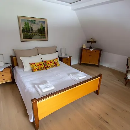 Chopin's Thatch - House And Peninsula Only For