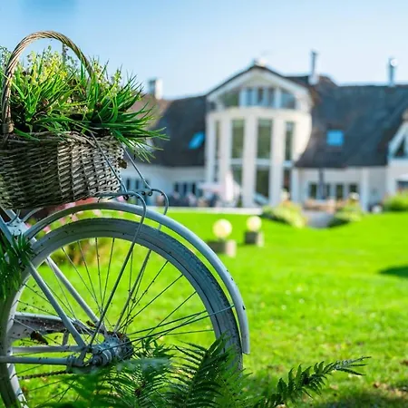 Villa Chopin's Thatch - House And Peninsula Only For Lidzbark Welski