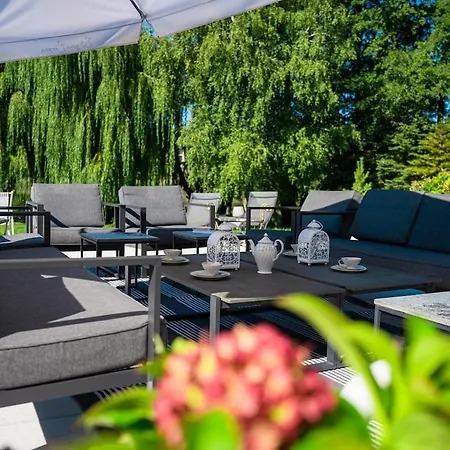 Villa Chopin's Thatch - House And Peninsula Only For