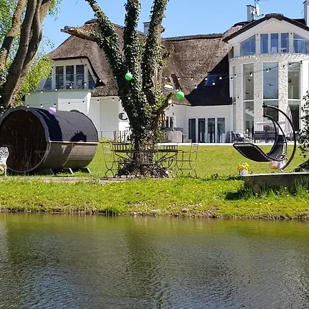 Chopin's Thatch - House And Peninsula Only For