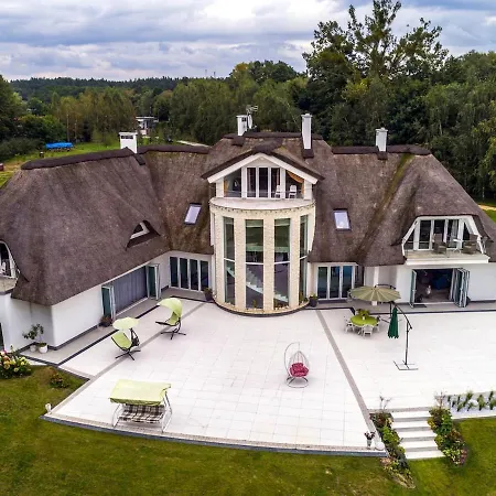 Villa Chopin's Thatch - House And Peninsula Only For